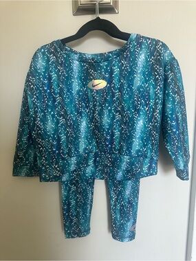 Nike Teal and Navy Wave Print Girls Set
